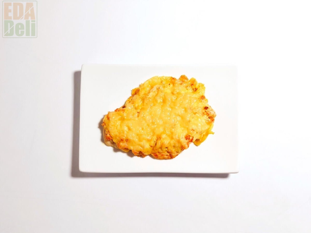 Филе куриное запеченое с овощами и сыром